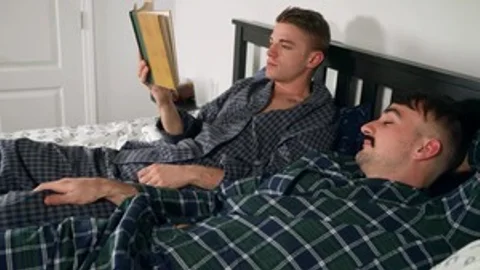 Pillow bang: unprotected - Tom Bentley, Mason Lear American Nail
