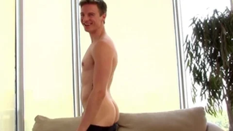 GayRoom: Matthew Ryder in company with Matthew