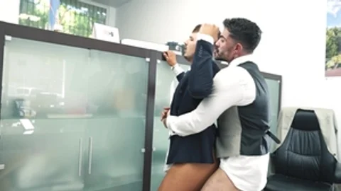 menatplay: Tom's Passionate Kiss with Boss