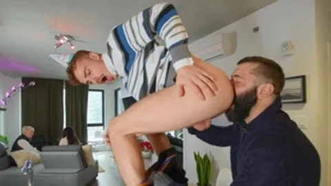 Str8 To Gay: Muscled Markus Kage ass licking porn