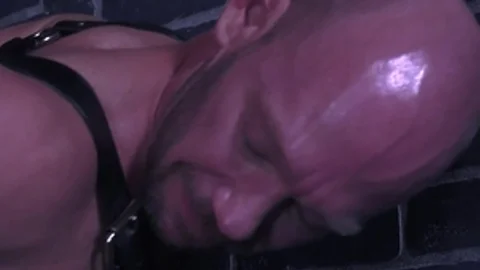 Club Inferno Dungeon: Thick hunk goes in for ramming hard