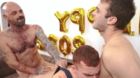 Twink Trade: Good fucking at the party with friend