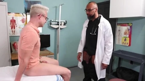 FamilyCreep.com: European in uniform masturbating