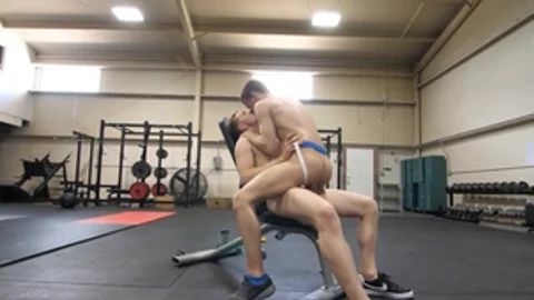GayRoom: Ian Levine finds dick to fuck