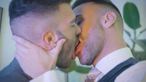 menatplay: Wealthy Youth's Sinful Secret