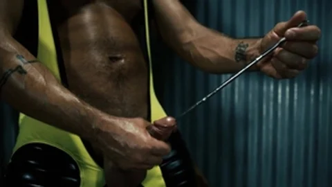 FetishMen: Muscled Dominic Pacifico enjoys raw fucking