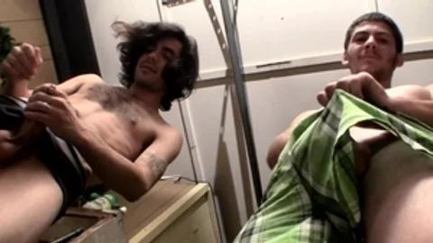 StraightNakedThugs.com: Gay Daniel Delong masturbating