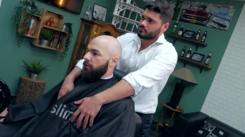 menatplay: Max Duro's Barber Surprise