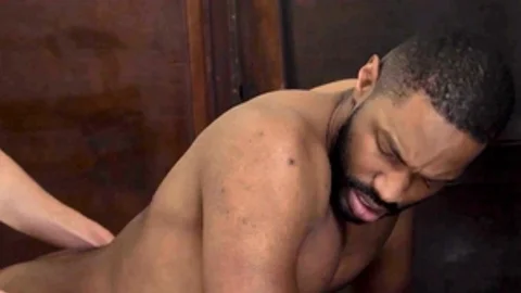 Black Godz - Young Bar Addison private kissing in the shower