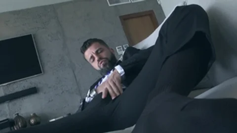 menatplay: Wanking Through Layers to Satisfaction