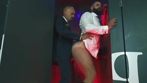 menatplay: Two Strangers Share More Than A Stall