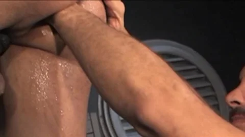 Fisting Central: Bigpaws and Teflon Asses