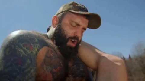 BROMO.com - Hard pounding accompanied by inked american bear