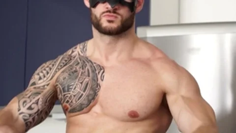 Maskurbate: Pretty bodybuilder need plowing hard