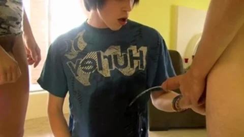Boys-Pissing.com - Twink Conner Bradley fetish throat fucking