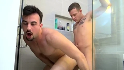Boys-Pissing.com: Brandon Wilde jerking Mason Lear in bath