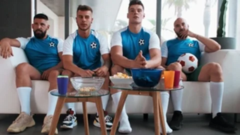 Men: Kitchen Devours Big Cock