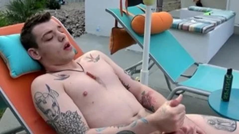 Boys-Pissing.com - Solo trimmed Ryan Fields american pissing